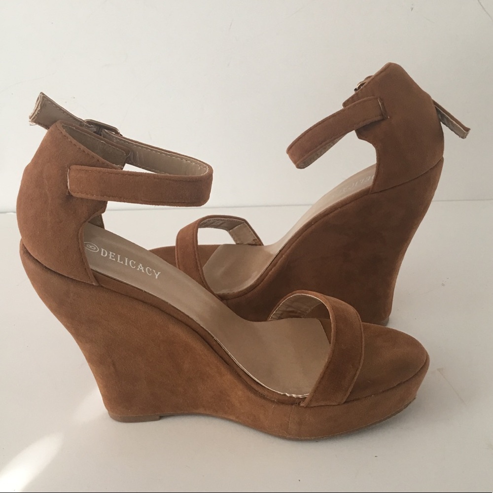 DELICACY ADORABLE WEDGES